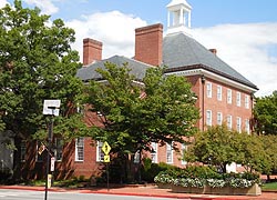 [photo, Legislative Services Building, 90 State Circle (from Bladen St.), Annapolis, Maryland]