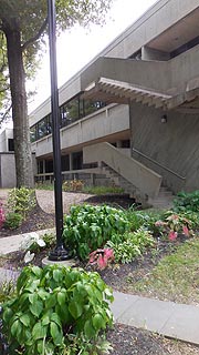 [photo, William E. Henry Administration Building, Bowie State University, Bowie, Maryland]