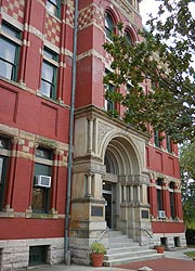 [photo, Allegany County Courthouse entrance, 30 Washington St., Cumberland, Maryland]