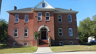 [photo, old Caroline County High School, 512 Franklin St., Denton, Maryland]