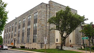 [photo, Cecil County Courthouse, 129 East Main St., Elkton, Maryland]