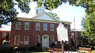 [photo, Talbot County Courthouse, 11 North Washington St., Easton, Maryland]