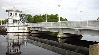 [photo, Pocomoke City Bridge over Pocomoke River, Pocomoke City (Worcester County), Maryland]